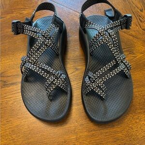 Women’s Stylish Chaco Black and White Strappy Sandals. Size 8
